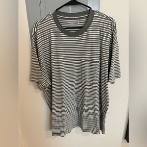 Abercrombie & Fitch men’s oversized tee